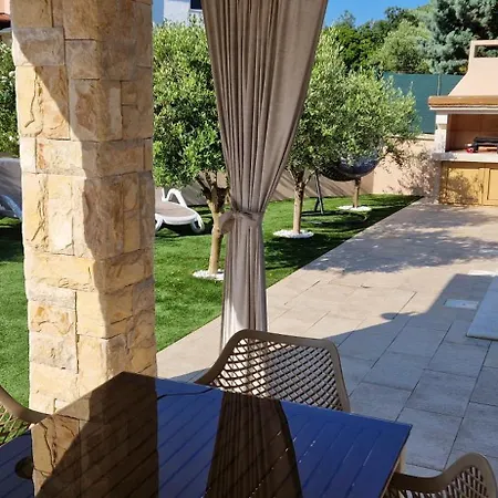 Villa Lukas&ana S Bazenom,djecjim Igralistem