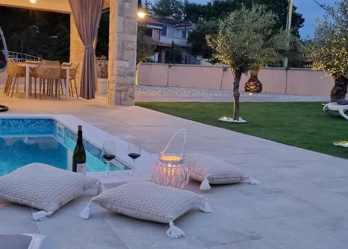 Villa Lukas&ana S Bazenom,djecjim Igralistem