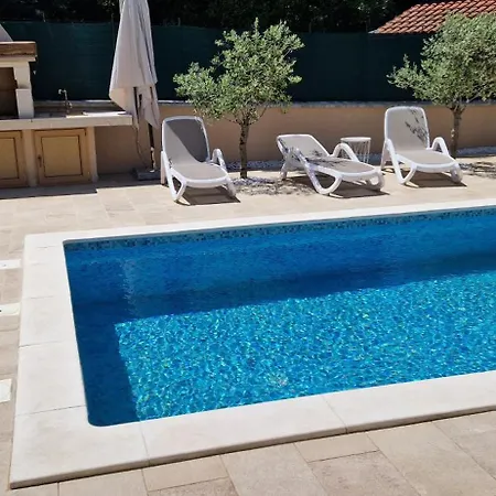 Villa Lukas&ana S Bazenom,djecjim Igralistem Pinezići