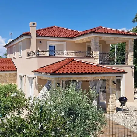Vila Lukas&ana S Bazenom,djecjim Igralistem Pinezici (Krk)