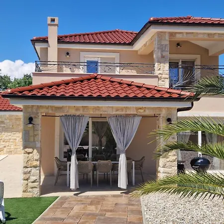 Villa Lukas&ana S Bazenom,djecjim Igralistem *