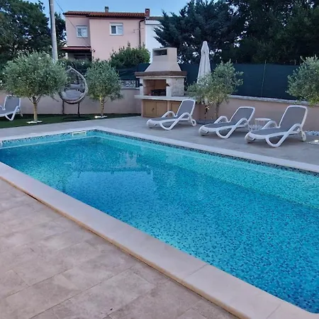 Villa Lukas&ana S Bazenom,djecjim Igralistem