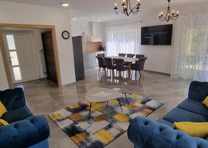 Lukas&ana S Bazenom,djecjim Igralistem 别墅 *