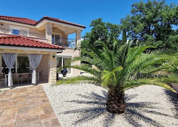 别墅 Lukas&ana S Bazenom,djecjim Igralistem Pinezići