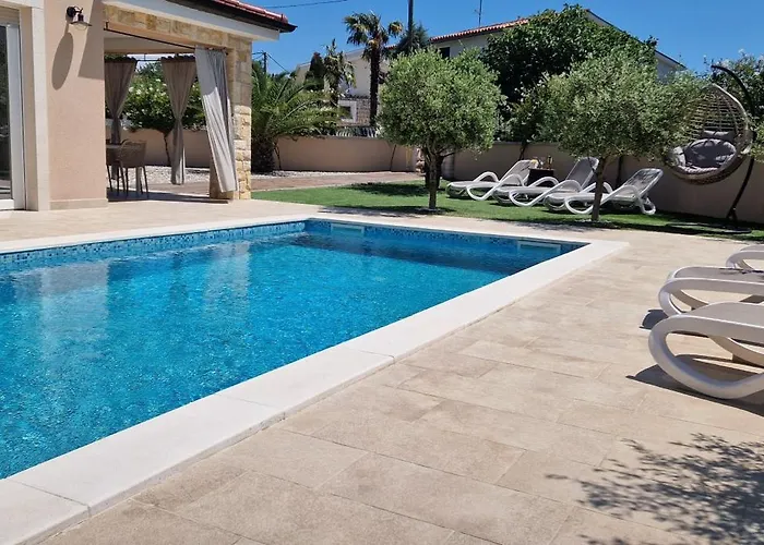 别墅 Lukas&ana S Bazenom,djecjim Igralistem Pinezići