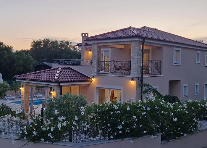 别墅 Lukas&ana S Bazenom,djecjim Igralistem