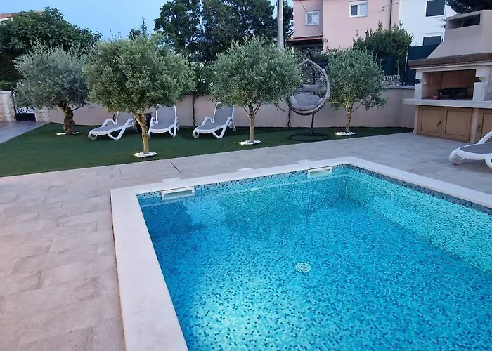 别墅 Lukas&ana S Bazenom,djecjim Igralistem