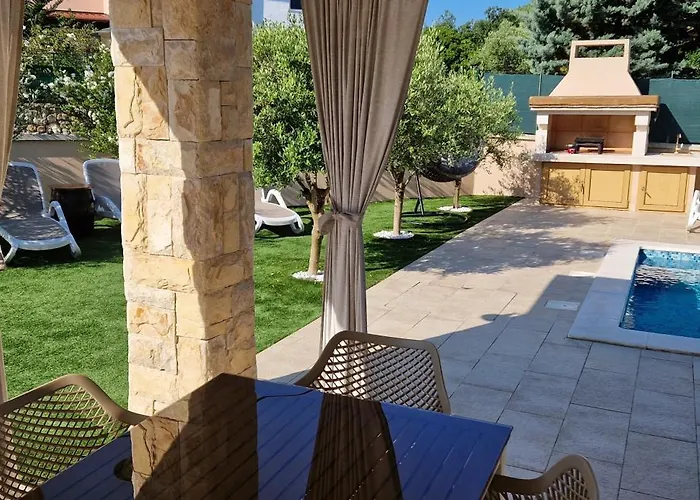 别墅 Lukas&ana S Bazenom,djecjim Igralistem