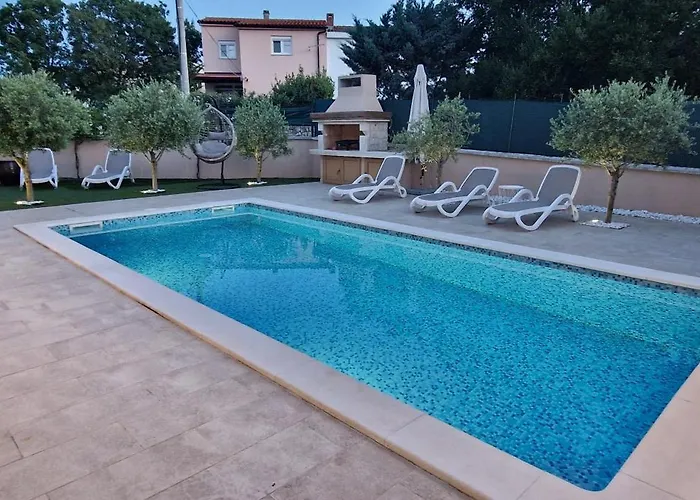 别墅 Lukas&ana S Bazenom,djecjim Igralistem