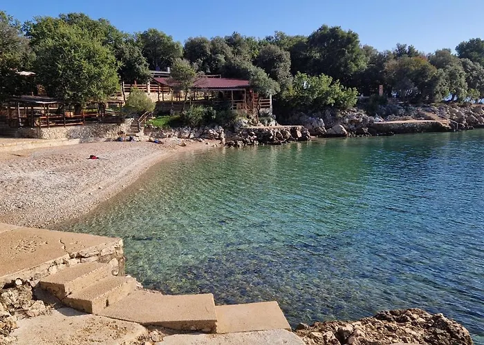 Lukas&ana S Bazenom,djecjim Igralistem