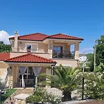 Lukas&ana S Bazenom,djecjim Igralistem Pinezići