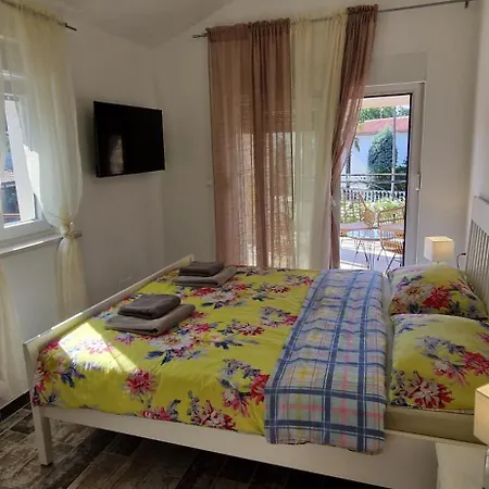 Villa Lukas&ana S Bazenom,djecjim Igralistem *